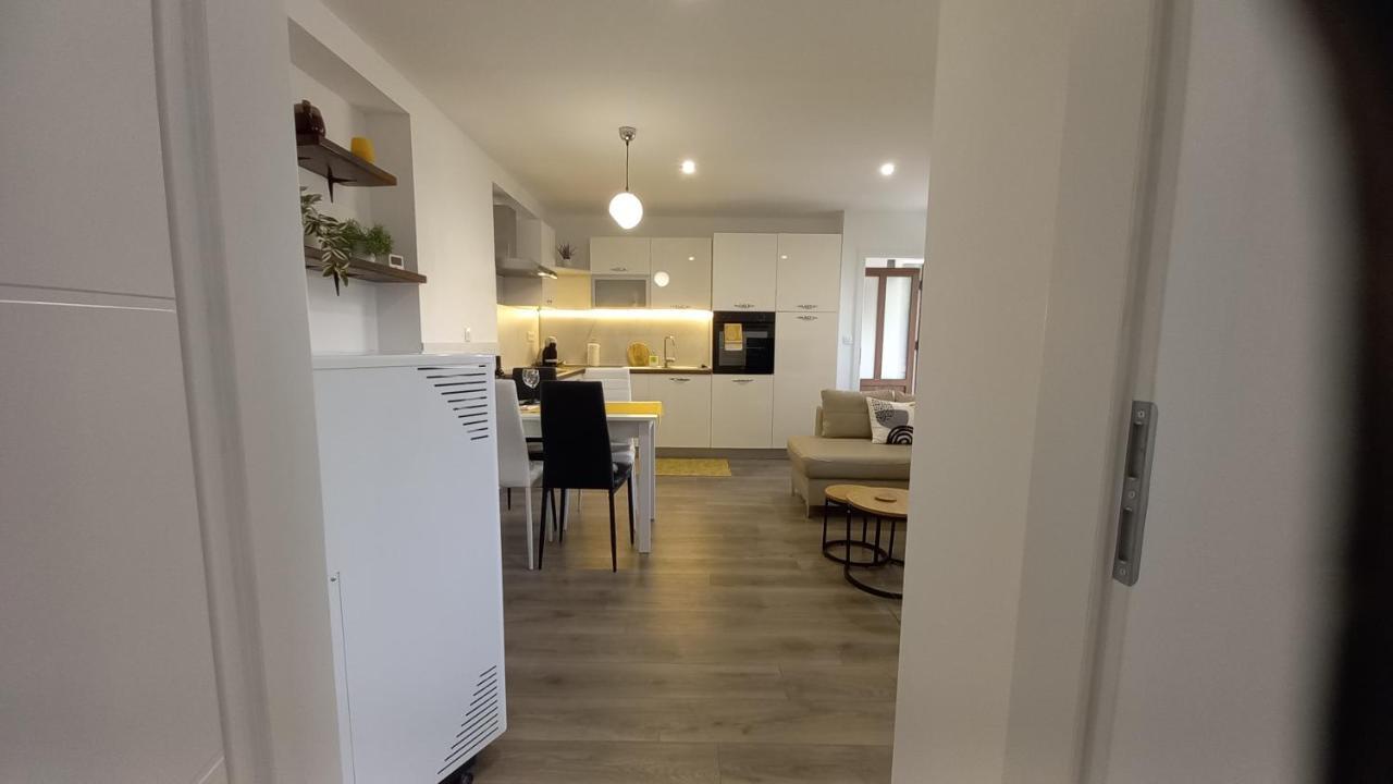 Gogo Apartment เดลนิคเซ ภายนอก รูปภาพ