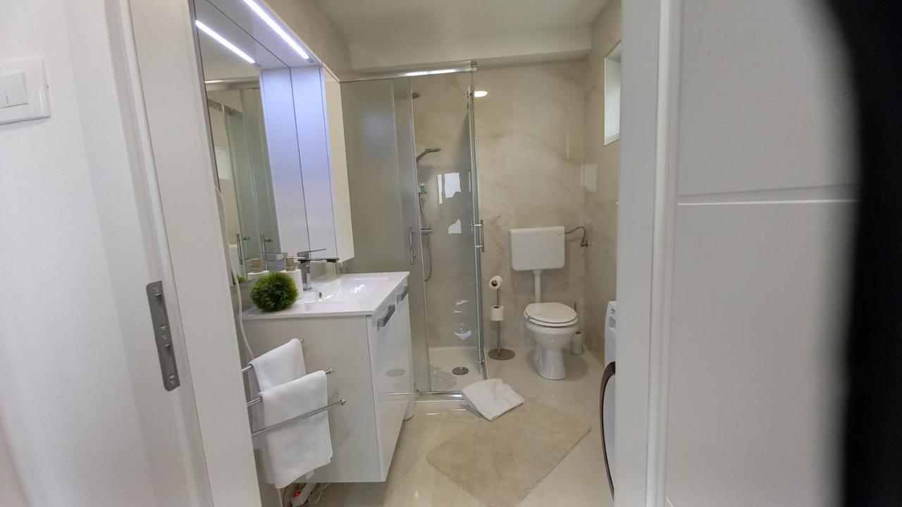 Gogo Apartment เดลนิคเซ ภายนอก รูปภาพ